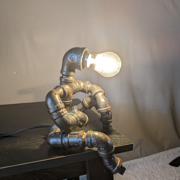 The Companion Industrial Iron Pipe Person Robot Lamp & Vintage Bulb - Picture 5 of 8